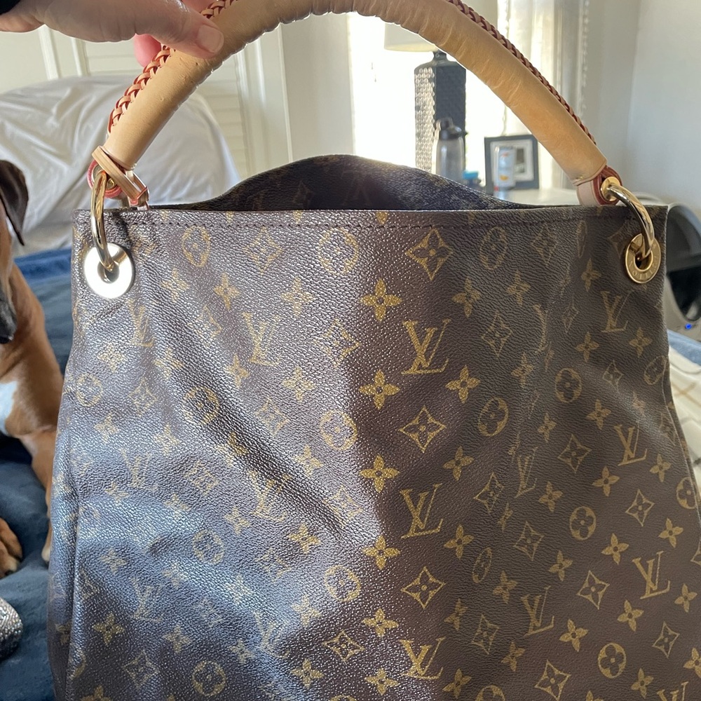 Louis Vuitton non authentic leather bag.